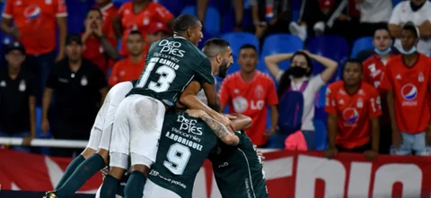 América y Cali empataron 2-2 en la ida de los cuartos de final de copa. Foto: VizzorImage / Nelson Rios