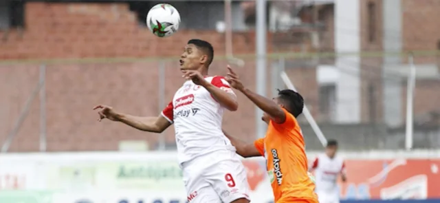 Envigado solo ha vencido una vez a Santa Fe en sus últimos 10 choques/ Vizzorimage