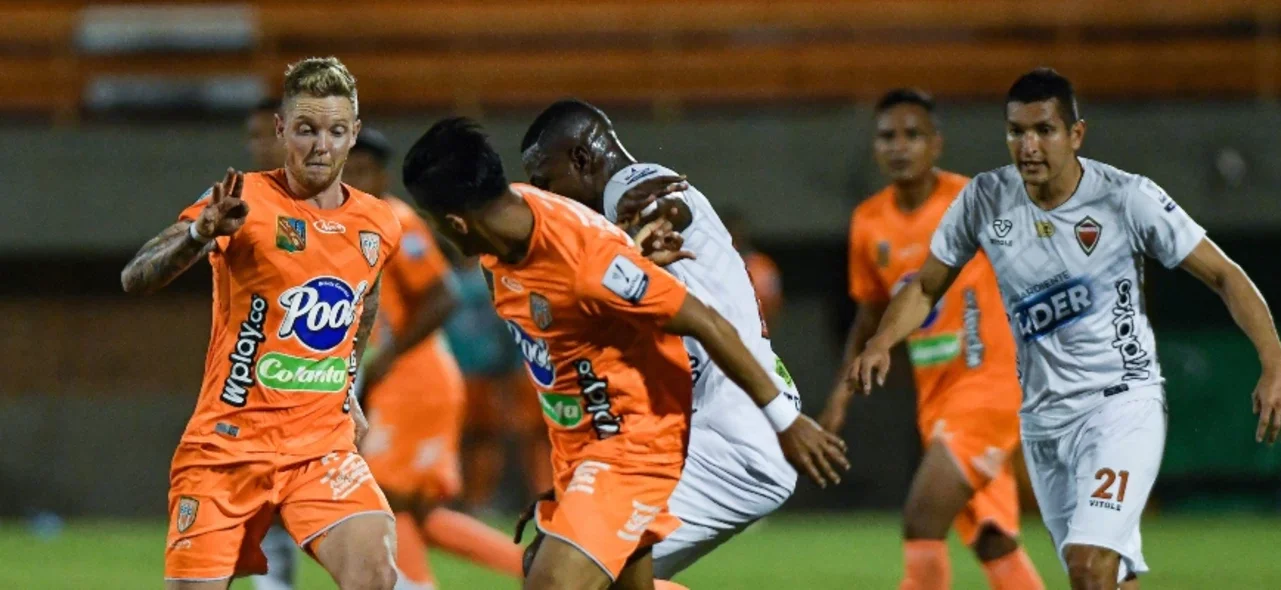 Envigado vs Patriotas / Foto VizzorImage