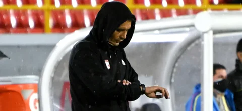 Habla Grigori Méndez, DT de Santa Fe. Foto: VizzorImage / Samuel Norato