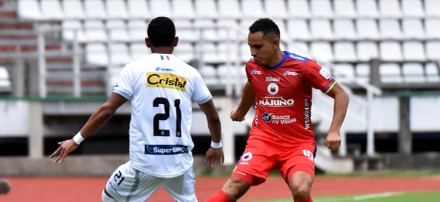 Once Caldas es último/ Vizzorimage