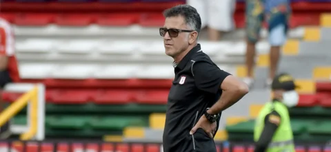 Juan Carlos Osorio, DT del América de Cali. Foto: VizzorImage / Gabriel Aponte