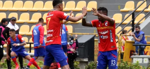 Pasto derrotó 2-0 a Cali. / Foto: VizzorImage - Leonardo Castro