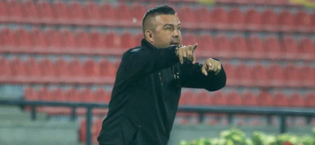 Sergio Novoa, técnico interino de Bucaramanga. / Foto: VizzorImage - Jaime Moreno