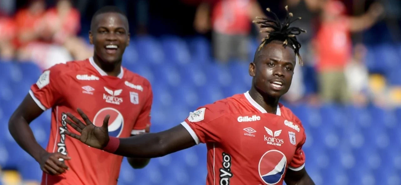 América, por el triunfo frente a Bucaramanga | Foto: VizzorImage / Gabriel Aponte