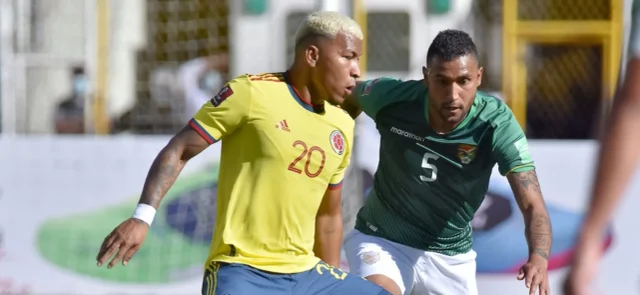 Roger Martínez marcó en el empate entre Colombia y Bolivia. / Foto: VizzorImage - APG - Daniel Miranda