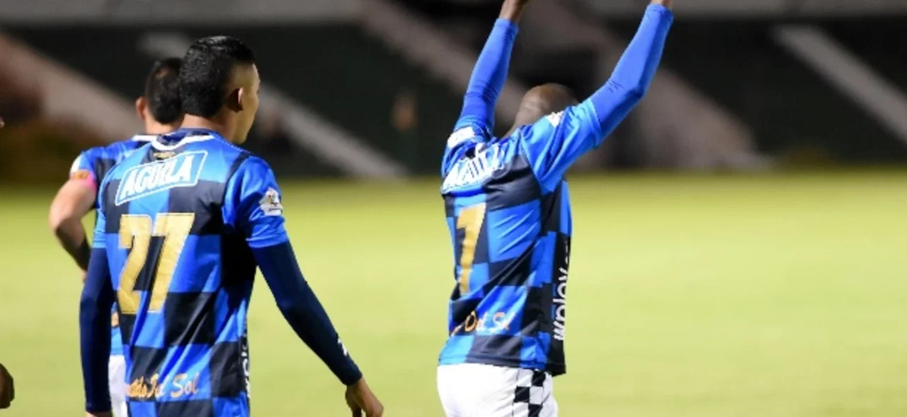 Chicó celebra el triunfo sobre Valledupar / Foto VizzorImage