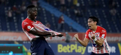 Cristian Martínez Borja anotó en la victoria de Junior. / Foto: VizzorImage - Jairo Cassiani