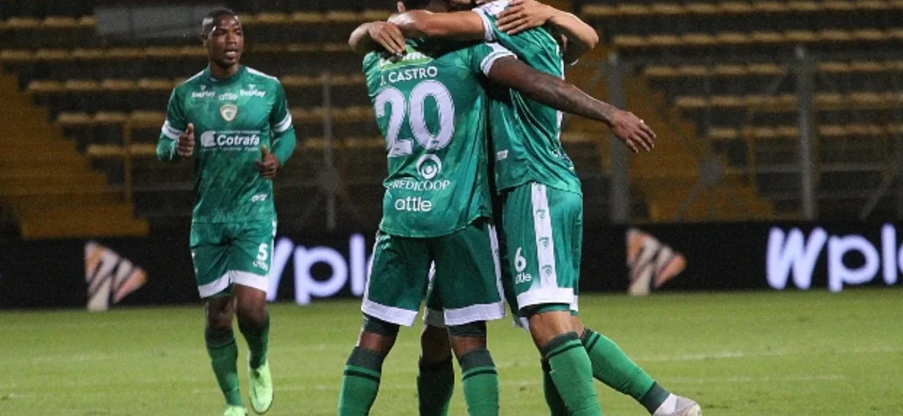 La Equidad celebrando el triunfo sobre Jaguares / Foto VizzorImage