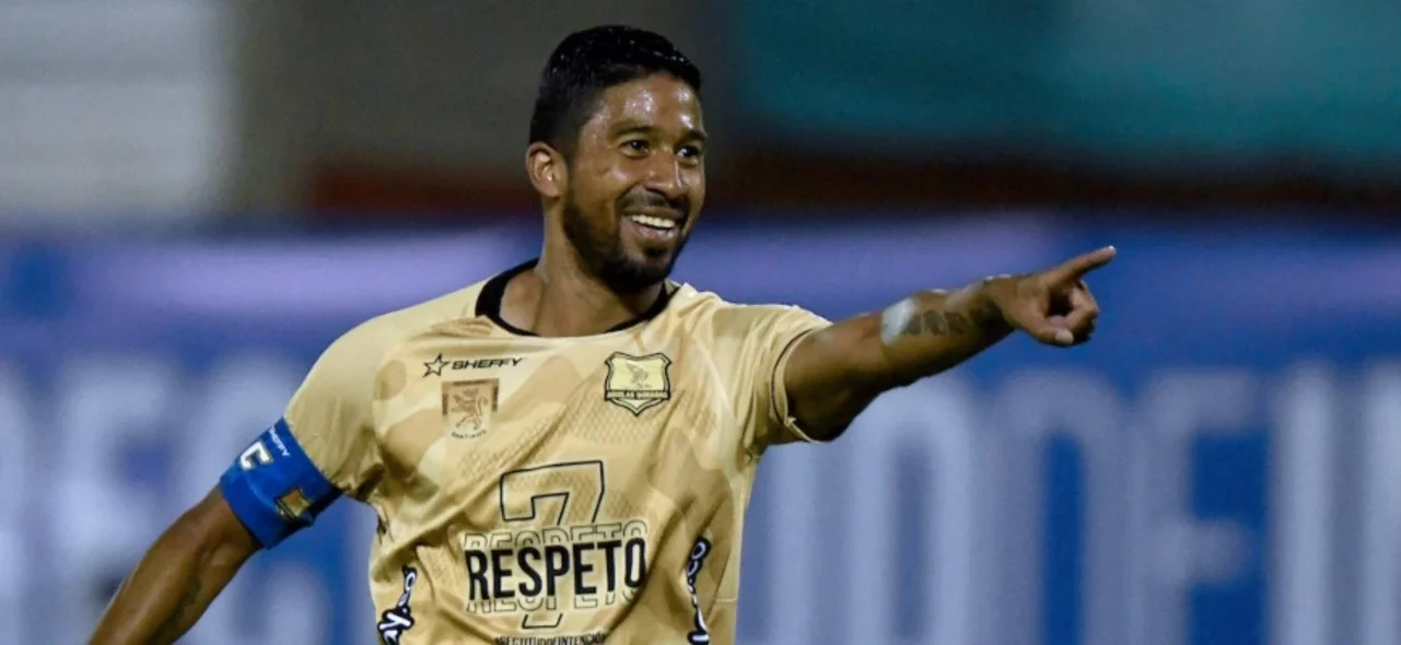 Christian Marrugo anotó gol y dio asistencia en el triunfo de Águilas Doradas. / Foto: VizzorImage - Luis Benavides