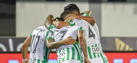 Nacional celebra el triunfo sobre Alianza Petrolera / Foto VizzorImage