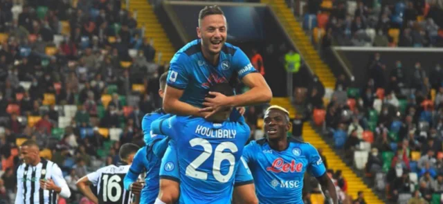 Nápoli suma 12 puntos de 12/ Foto de Nápoli