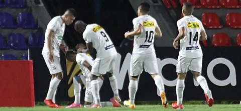 Once Caldas celebró frente a Pasto | Foto: VizzorImage / Leonardo Castro