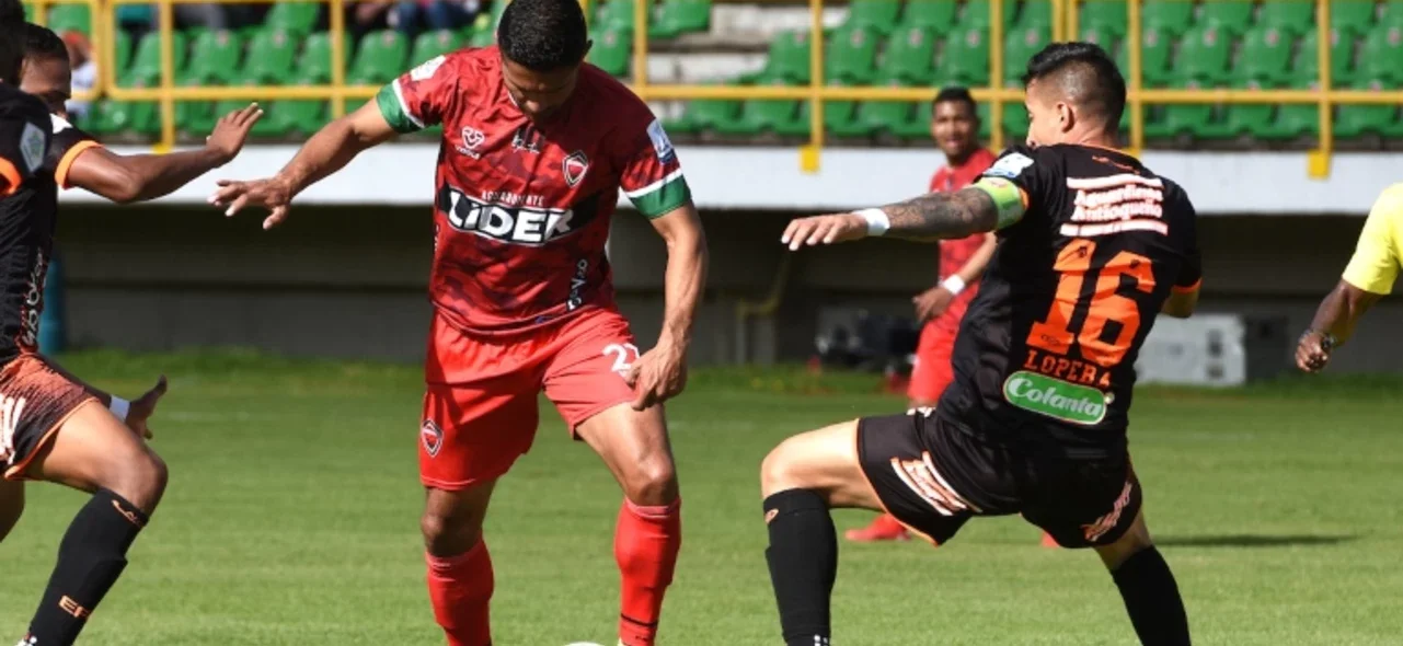 Patriotas empató sin goles con Envigado. / Foto: VizzorImage - Macgiver Barón