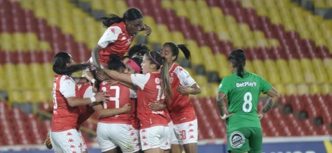 Santa Fe celebra el segundo gol sobre Nacional / Foto VizzorImage