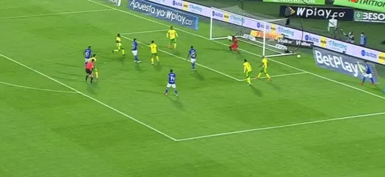 Uribe vs. Banguera: el arquero ahogó el grito de gol 'embajador'.