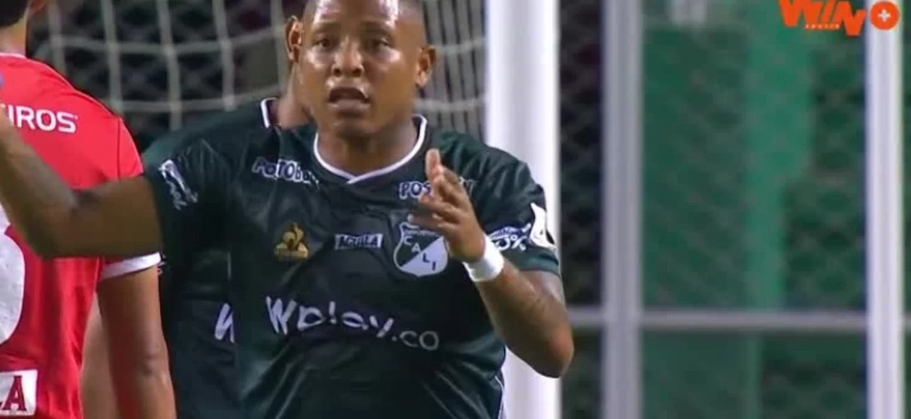 Jhon Vásquez perdonó frente a la portería de América.