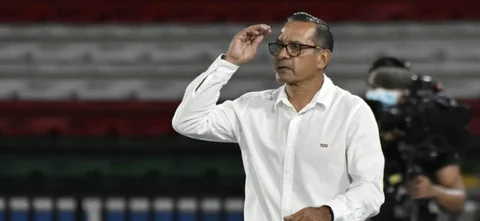 Pompilio Páez, asistente técnico de América. / Foto: VizzorImage - Gabriel Aponte