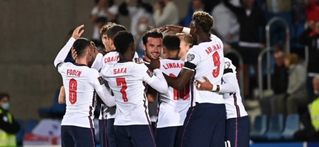 Inglaterra es primero con 19 puntos/ AFP