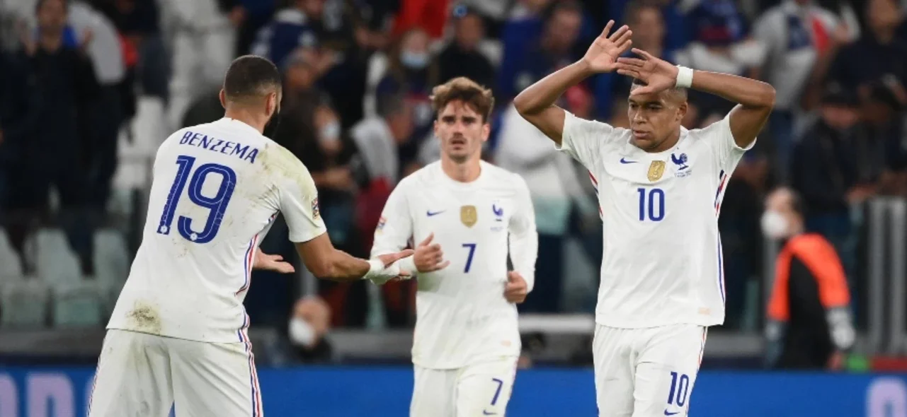 Mbappe y Benzema marcaron en la remontada de Francia. / Foto: AFP