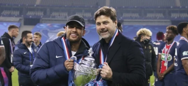 Neymar y Mauricio Pochettino en PSG/ AFP