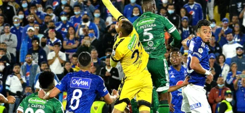 Sergio Román fue la figura del partido en El Campín. / Foto: VizzorImage - Edgar Cusguen