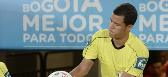 Alexander Ospina, juez central que estará en América vs Santa Fe / Foto VizzorImage