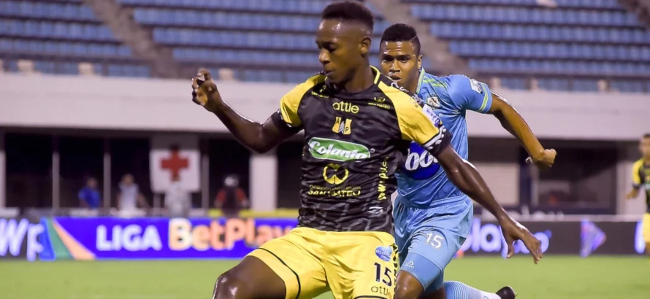 Alianza Petrolera y Jaguares firmaron el empate 1-1 | Foto: VizzorImage / Jose Martínez