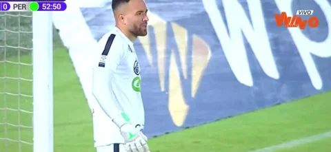 Castaño tuvo una destacada atajada frente a Vuletich.