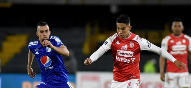 Daniel Giraldo en juego ante Santa Fe / Foto VizzorImage