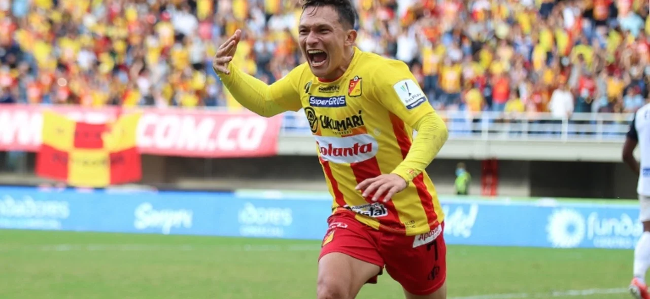 Wilfrido de La Rosa marcó doblete frente a los 'verdolagas'. / Foto: VizzorImage - Pablo Bohórquez