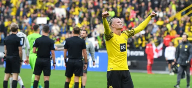 Haaland celebra triunfo de Borussia Dortmund sobre Mainz / Foto AFP