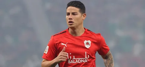 James, asistencia y expulsión / AFP