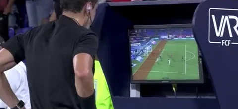 Sebastián Gómez marcó, pero el árbitro anuló la jugada de gol.