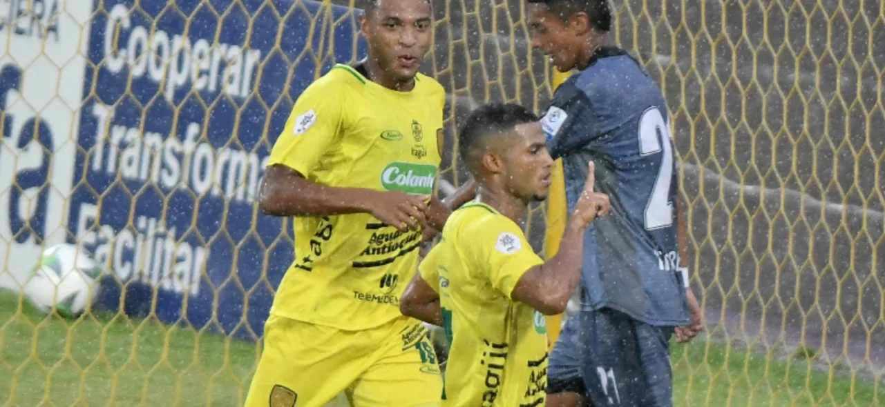 Leones derrotó 2-0 a Tigres. Foto: VizzorImage / Luis Benavides