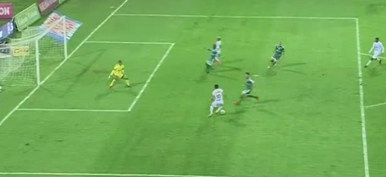 Otálvaro tuvo una clara opción de marcar frente a La Equidad.