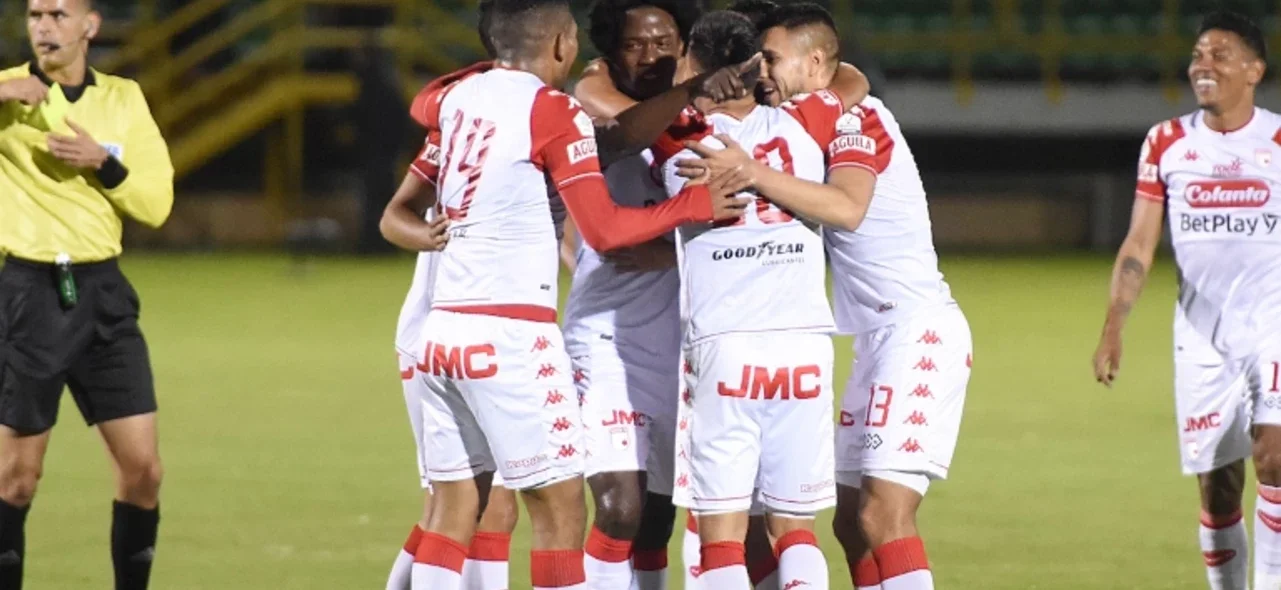 Santa Fe derrotó a Patriotas / VizzorImage