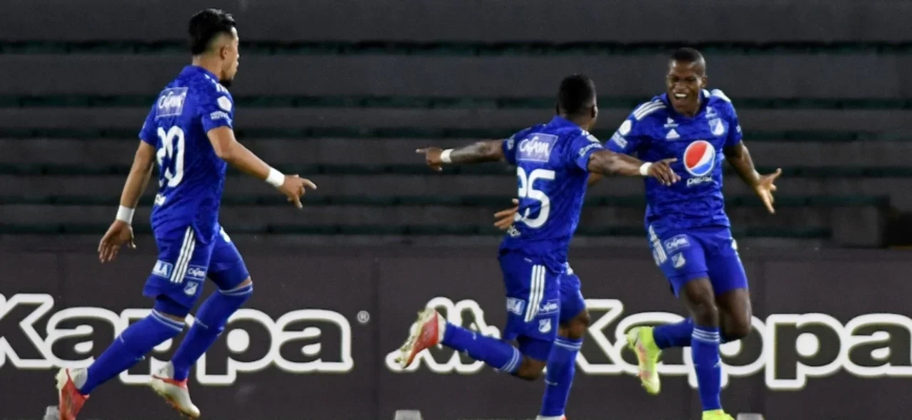Andrés Román anotó en el clásico frente a Santa Fe. / Foto: VizzorImage - Luis Ramírez