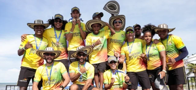 Bolívar, campeón en surf de los Juegos Nacionales de Mar y Playa. / Foto: COC
