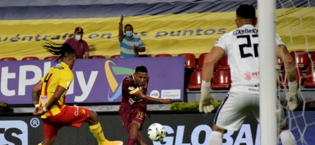 'Pijaos' y 'matecañas' firmaron la igualdad sin goles | Foto: VizzorImage / Joan Orjuela