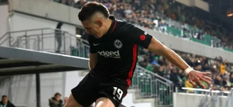 Rafael Santos Borré, delantero de Frankfurt/ AFP