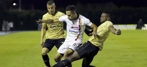 Águilas Doradas empató 1-1 con Tolima. / Foto: VizzorImage - Juan Augusto Cardona