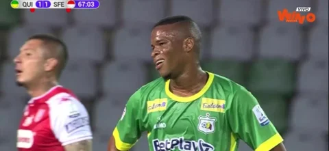 Leandro Castellanos evitó el gol de Rodríguez.