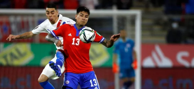 Paraguay y Chile luchan por un cupo a Catar / AFP