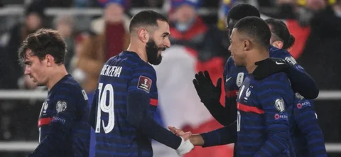 Benzema y Mbappé marcaron los goles del triunfo / AFP