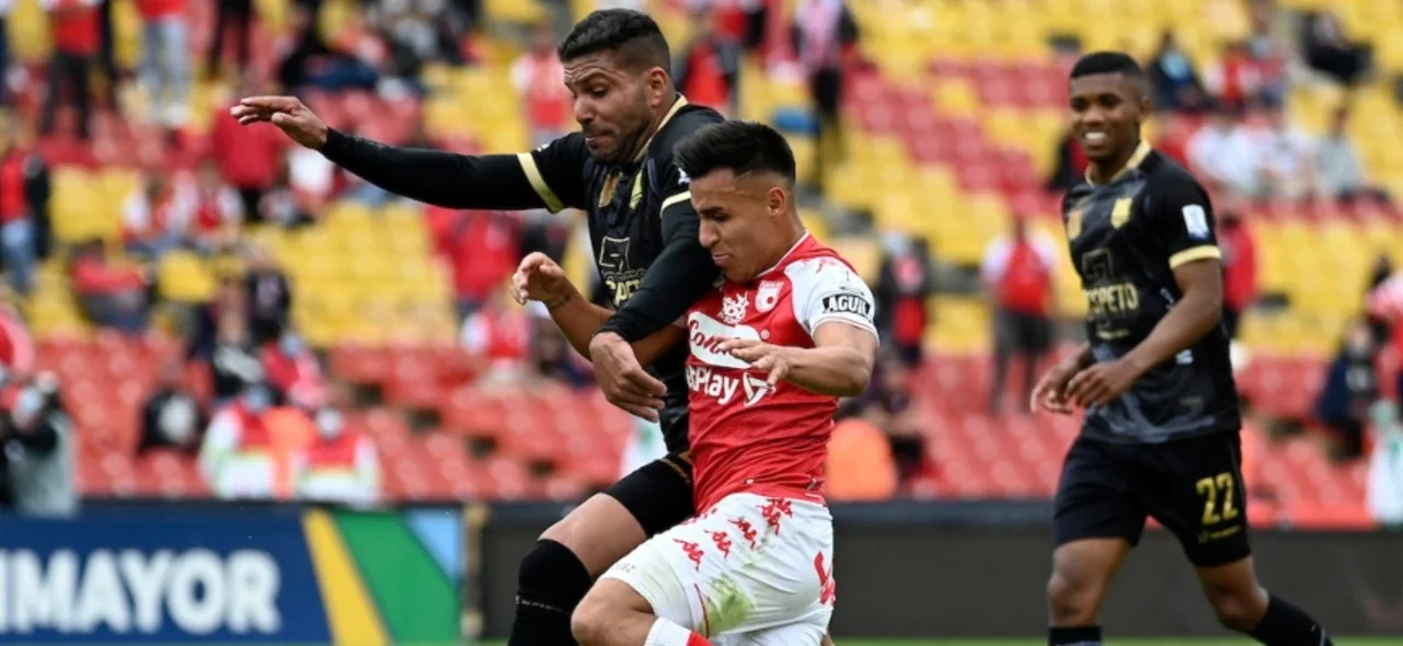 Santa Fe cayó en casa ante Águilas Doradas | Foto: VizzorImage / Samuel Norato