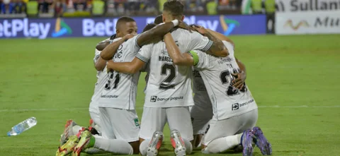 Deportivo Cali se coronó campeón de la Liga BetPlay DImayor 2021-II tras derrotar a Tolima en Ibagué / Foto: VizzorImage / Gabriel Aponte