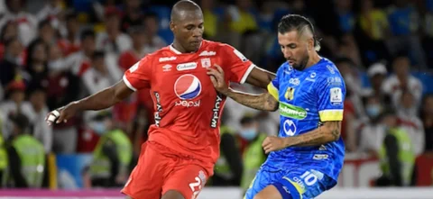 América es segundo en el cuadrangular/ Vizzorimage