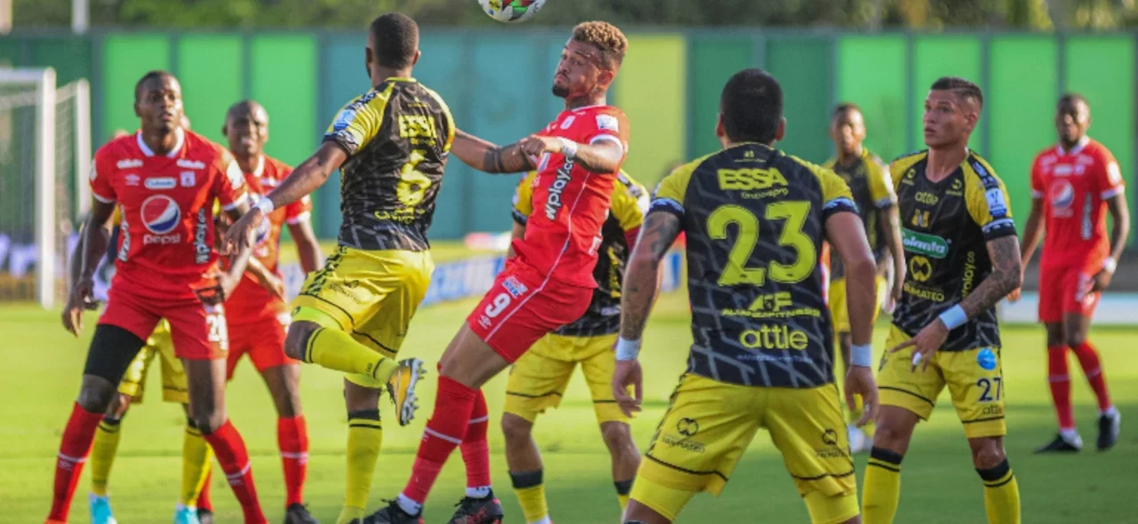 Alianza Petrolera ganó en casa 2-1 contra América