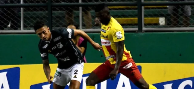 Cali es líder invicto en los cuadrangulares/ Vizzorimage